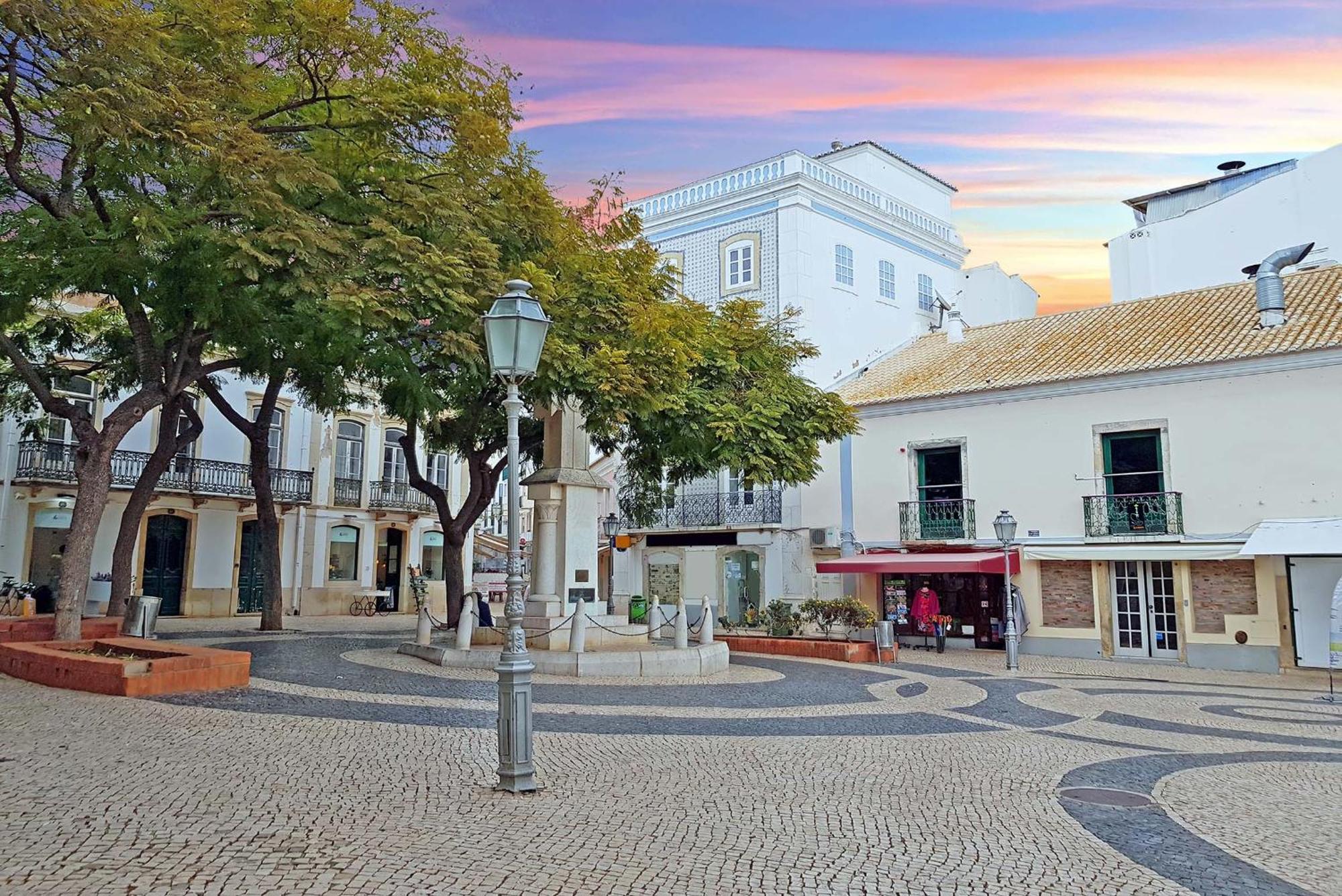 A44 - Casa Crisogno Street In